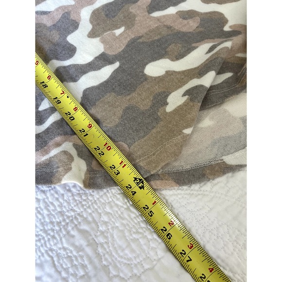 NWT Studio B by Bobeau Light Colored Camo V-Neck Pullover Sweater Top. Sz S - Picture 7 of 7